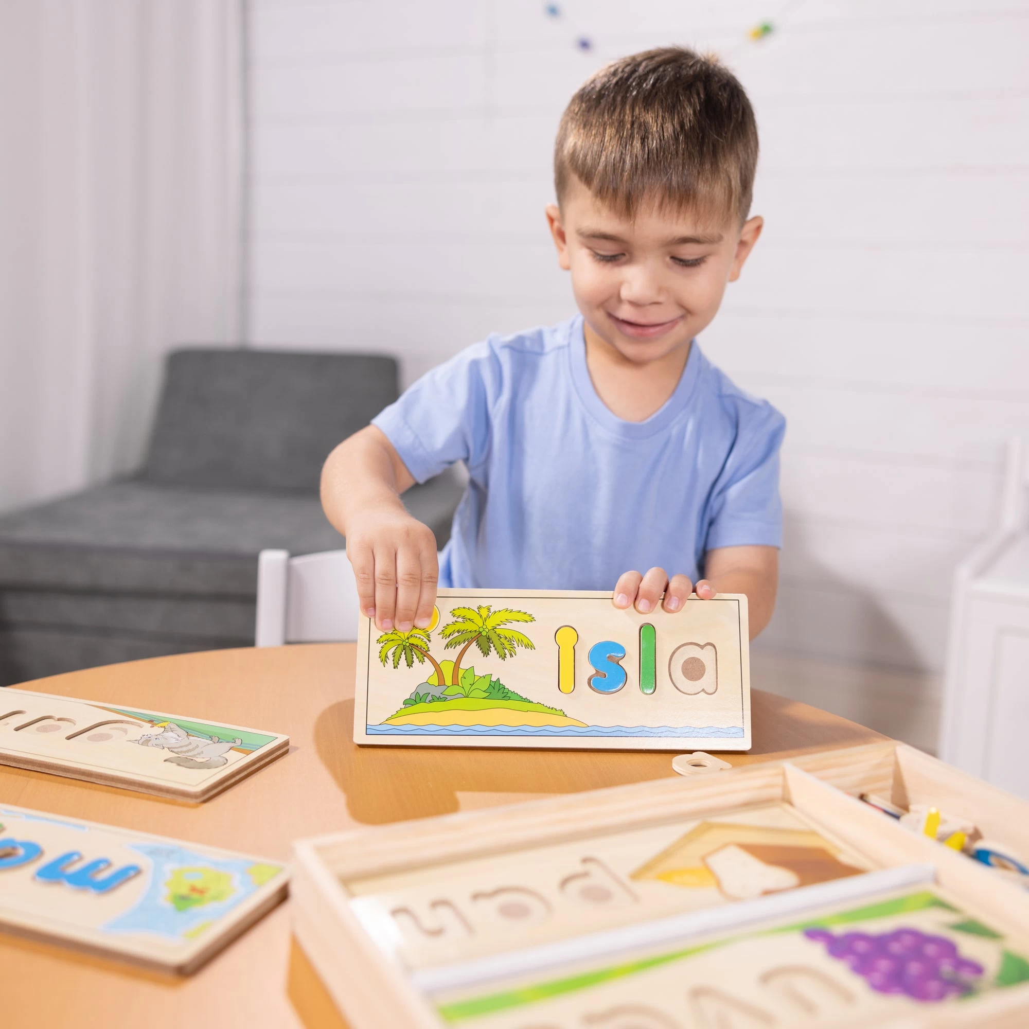 Melissa & Doug Spanish See & Spell Learning Toy - Image 2