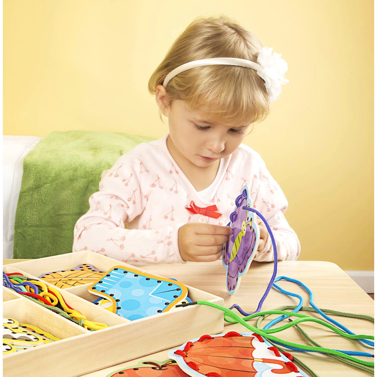 Melissa & Doug Alphabet Lacing Cards - Image 5