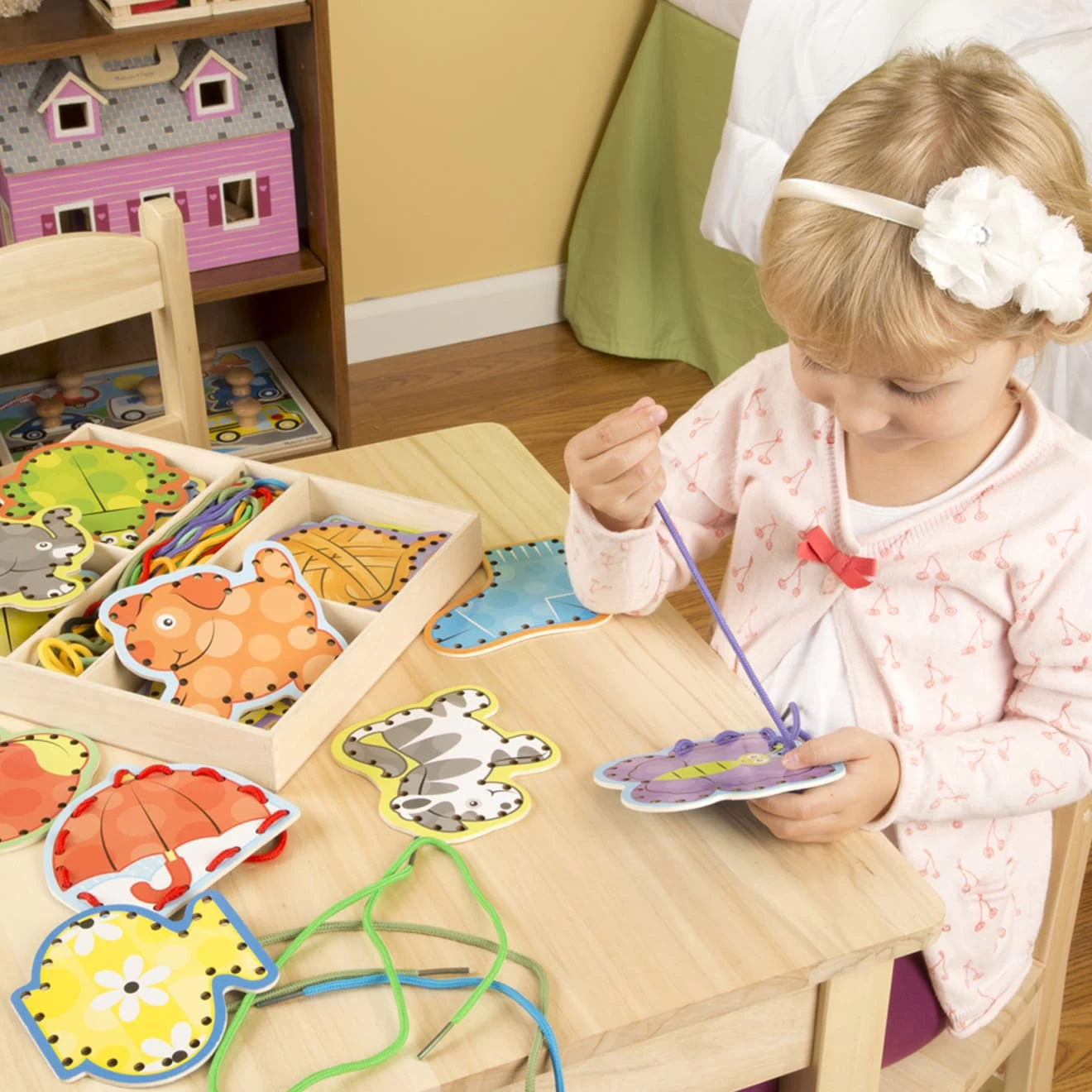 Melissa & Doug Alphabet Lacing Cards - Image 2