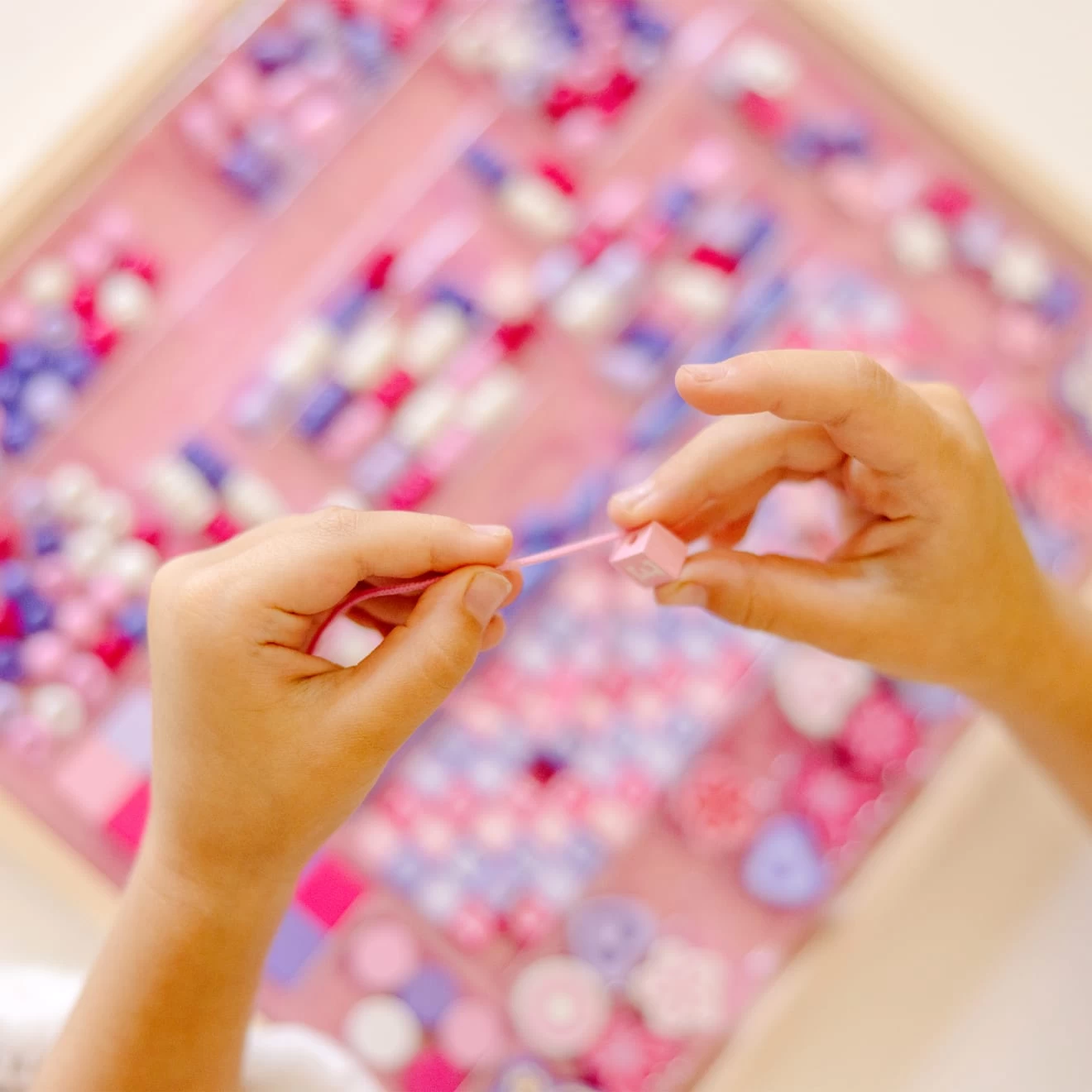 Melissa & Doug Created By Me! Sparkle & Shimmer Beads Wooden Bead Kit - Image 6