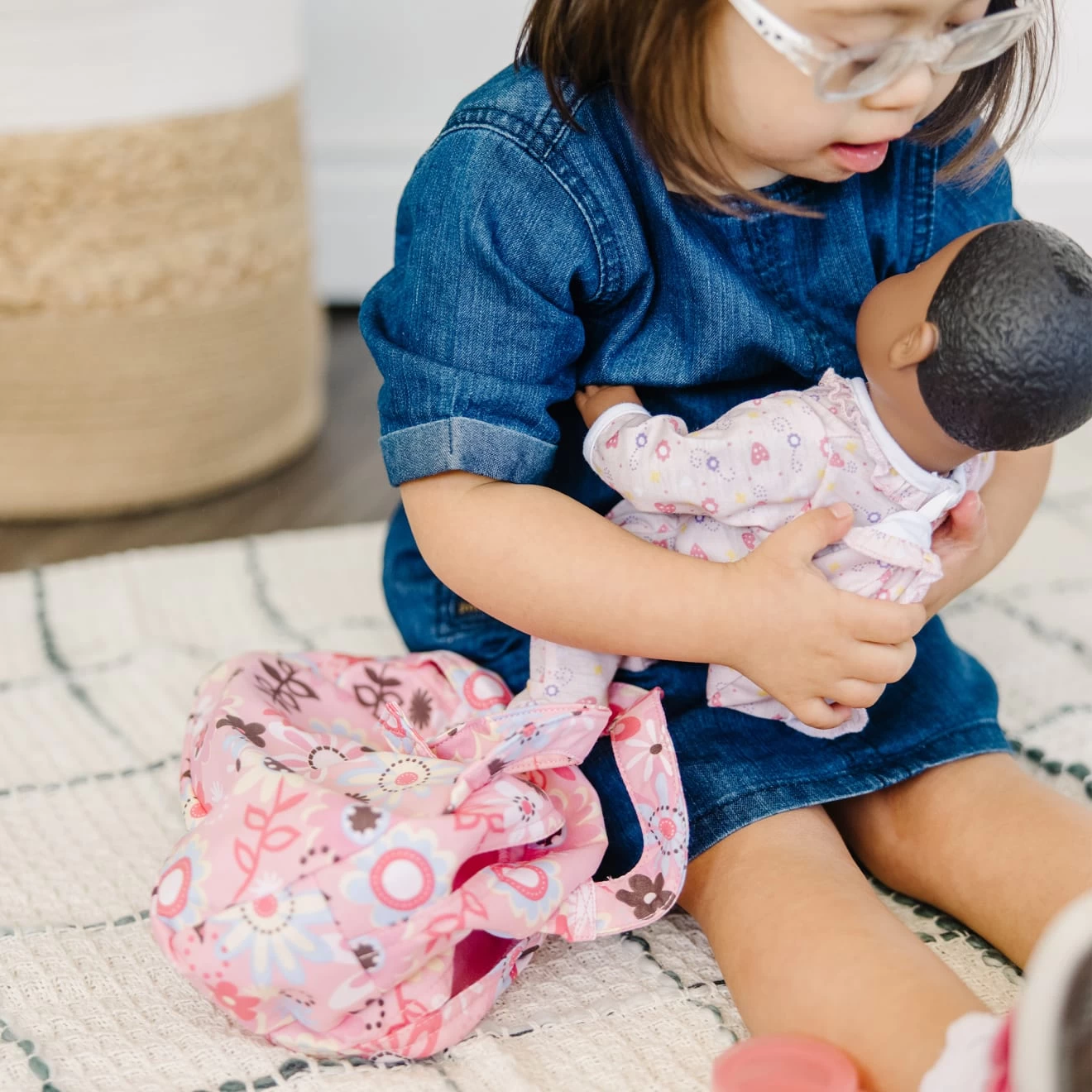 Melissa & Doug Mine To Love - Diaper Bag Set - Image 6