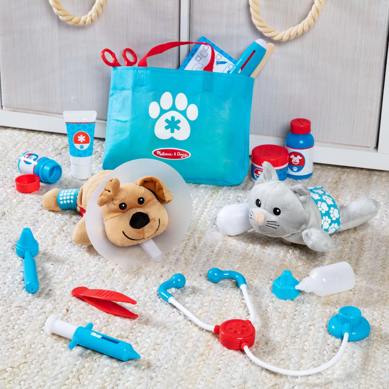 Melissa & Doug Examine & Treat Pet Vet Play Set - Image 6