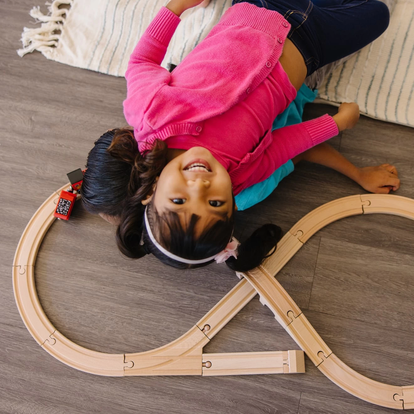 Melissa & Doug Figure 8 Train Set - Image 6