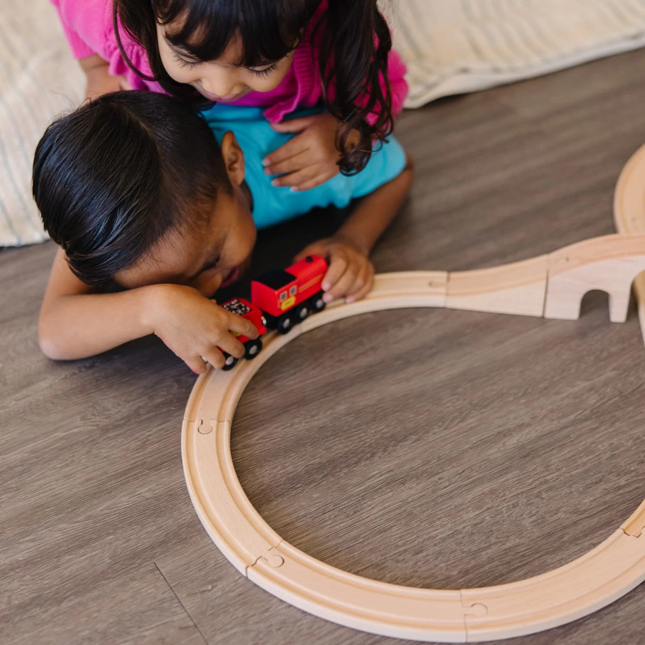 Melissa & Doug Figure 8 Train Set - Image 7