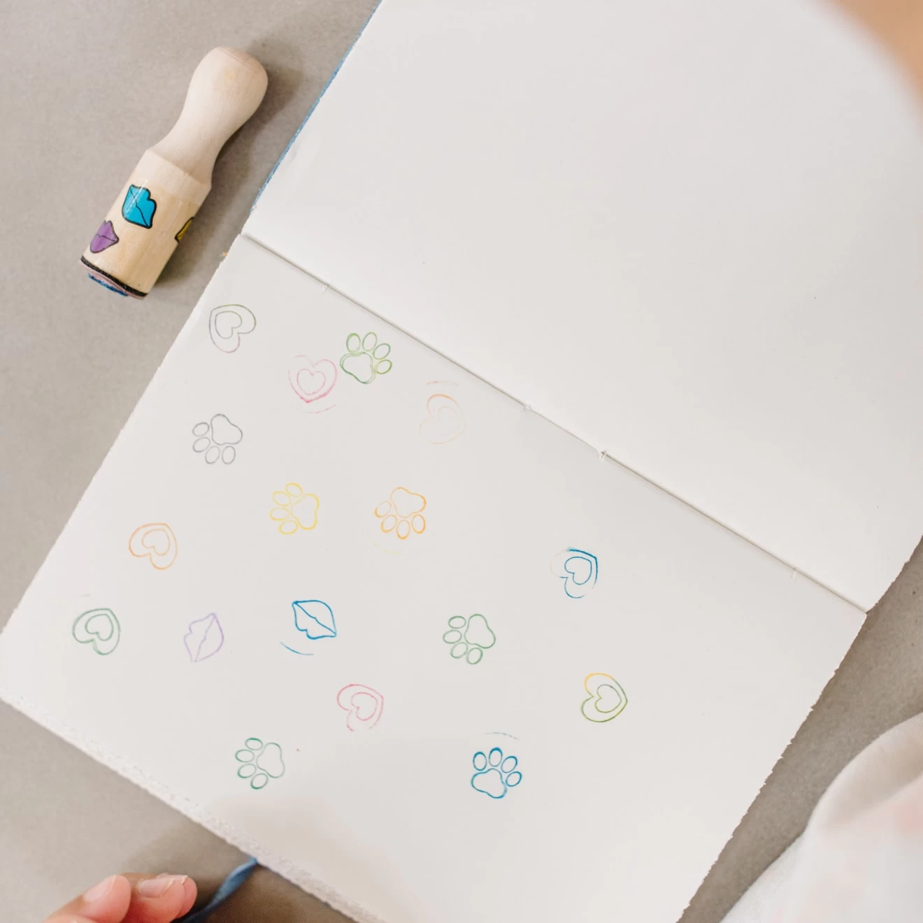 Melissa & Doug Wooden Stamp Set - Happy Handles - Image 9