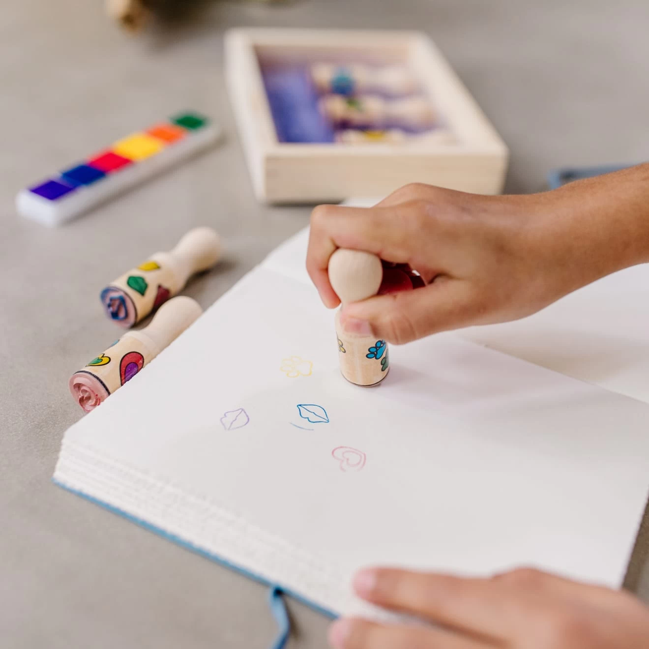 Melissa & Doug Wooden Stamp Set - Happy Handles - Image 7