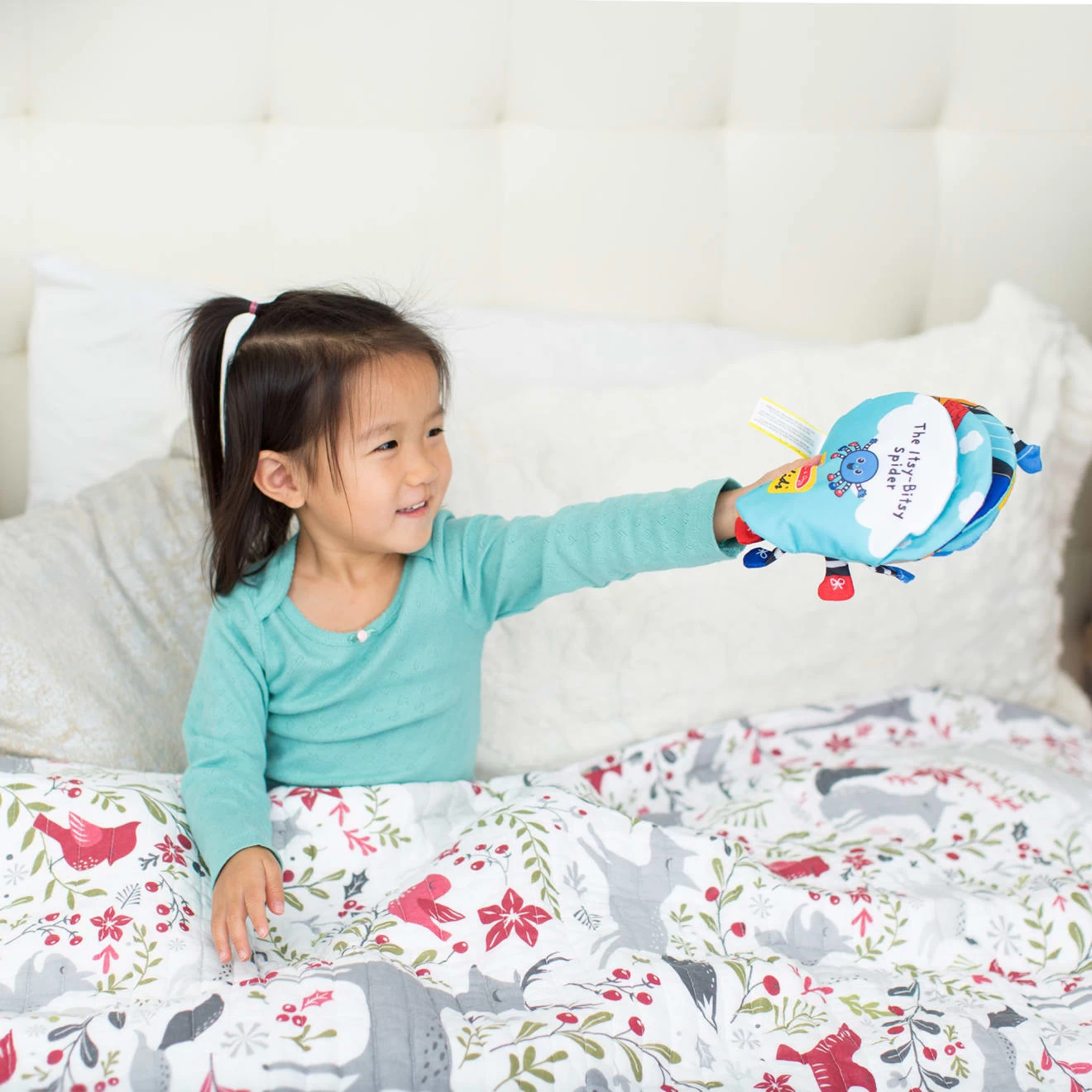 Melissa & Doug Soft Activity Book - Itsy-Bitsy Spider - Image 5