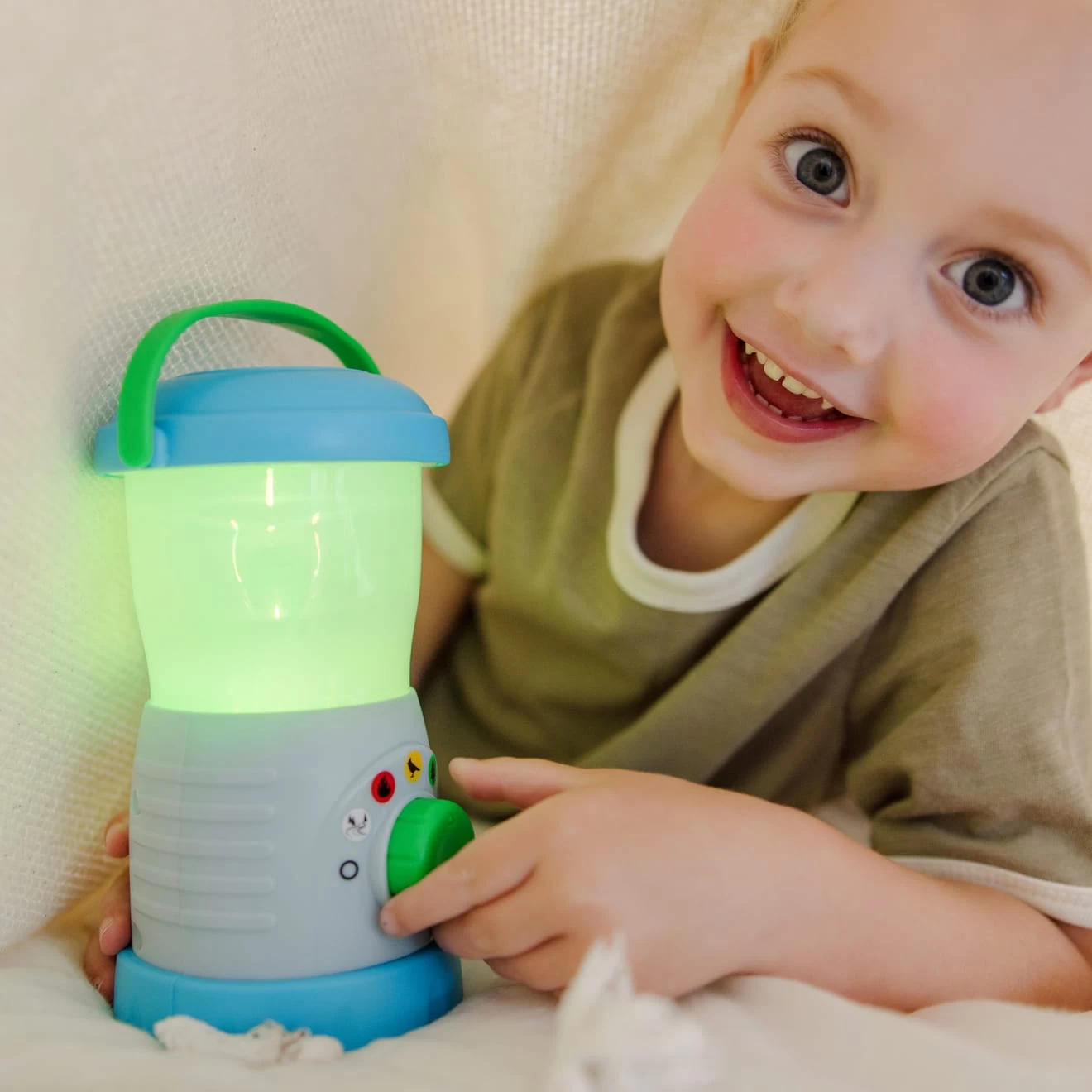 Melissa & Doug Let's Explore Light & Sound Lantern Play Set - Image 2