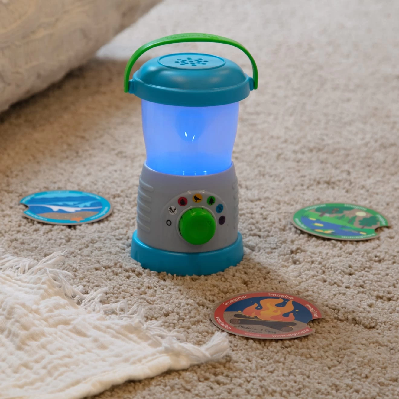 Melissa & Doug Let's Explore Light & Sound Lantern Play Set - Image 9