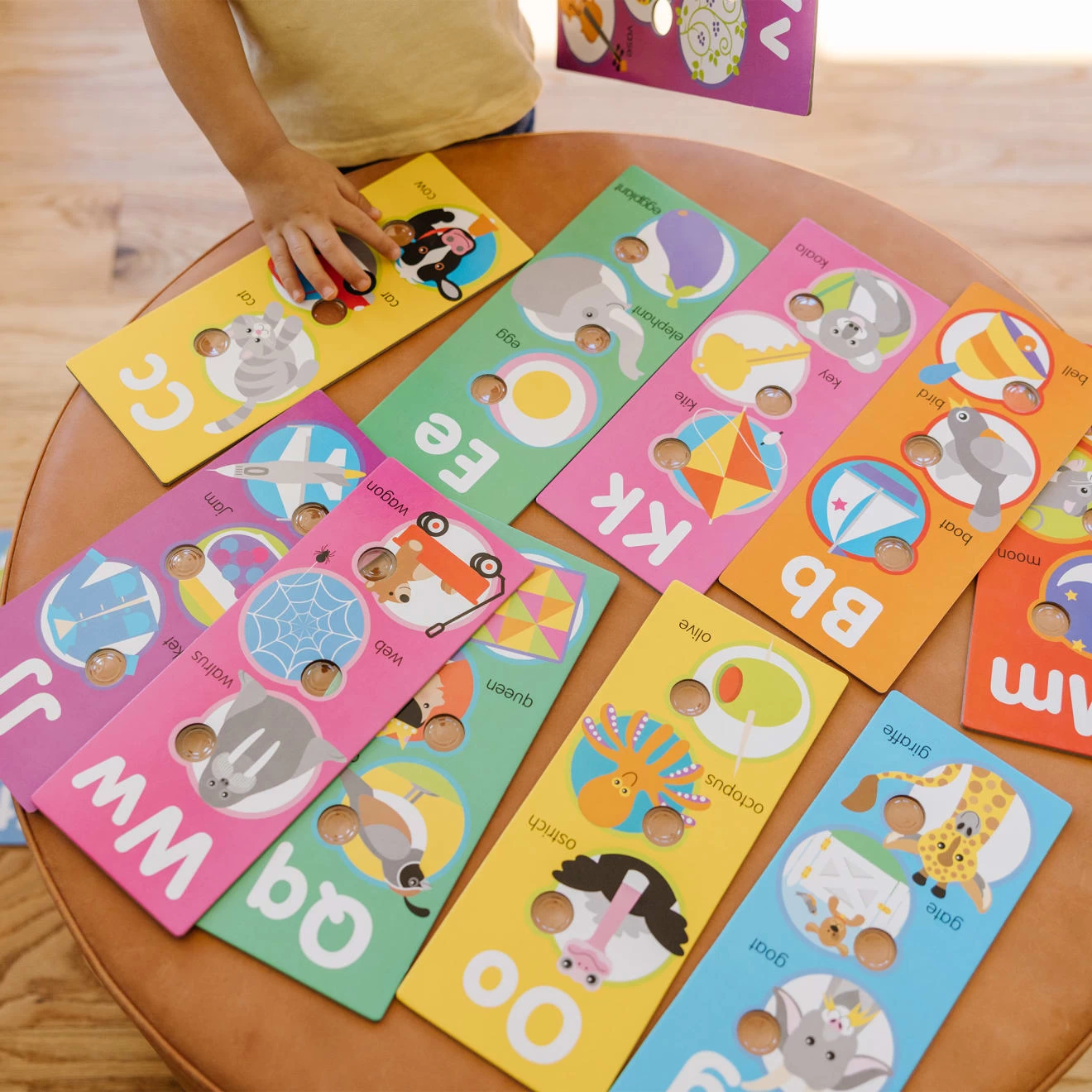 Melissa & Doug Poke-a-Dot Alphabet Learning Cards - Image 8