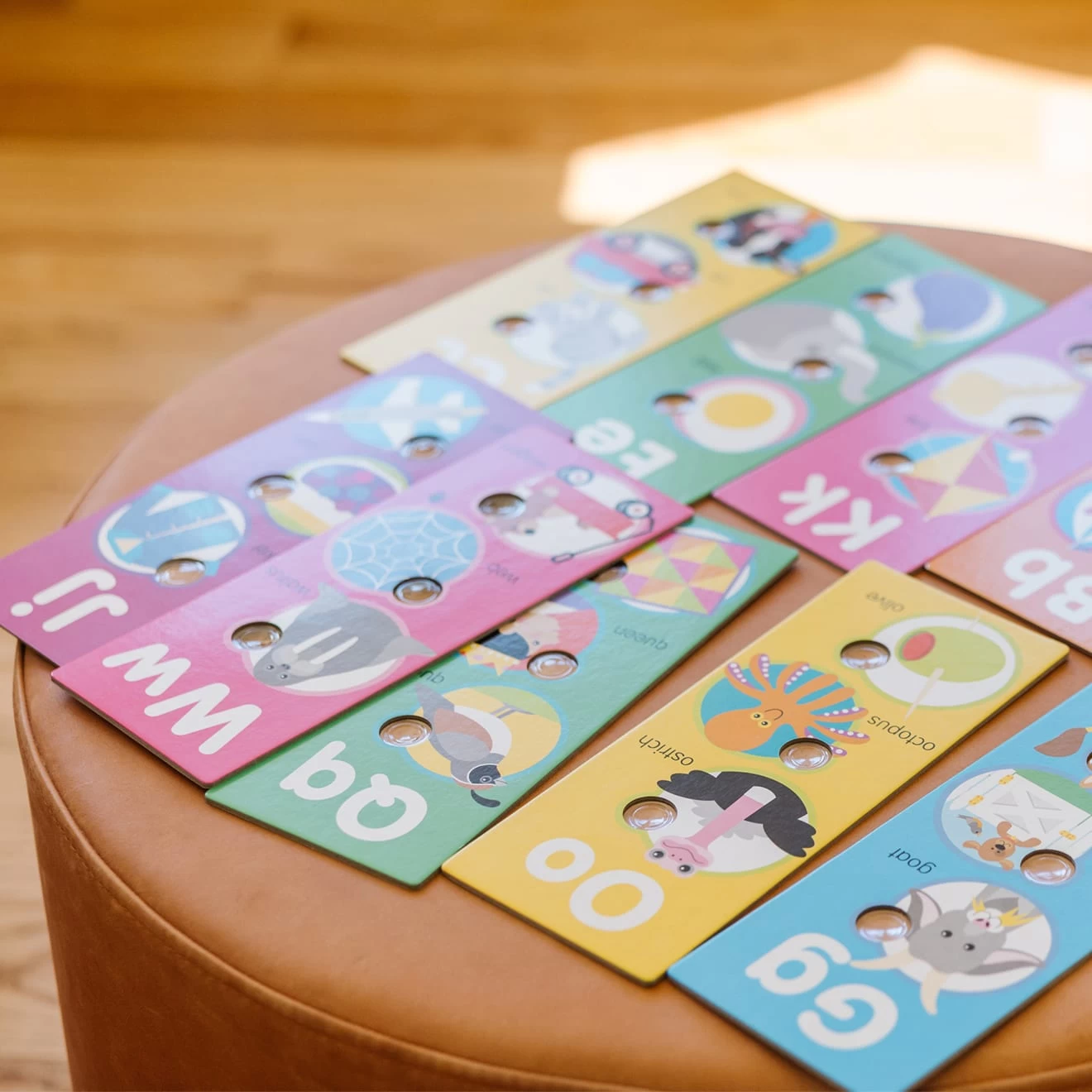 Melissa & Doug Poke-a-Dot Alphabet Learning Cards - Image 9