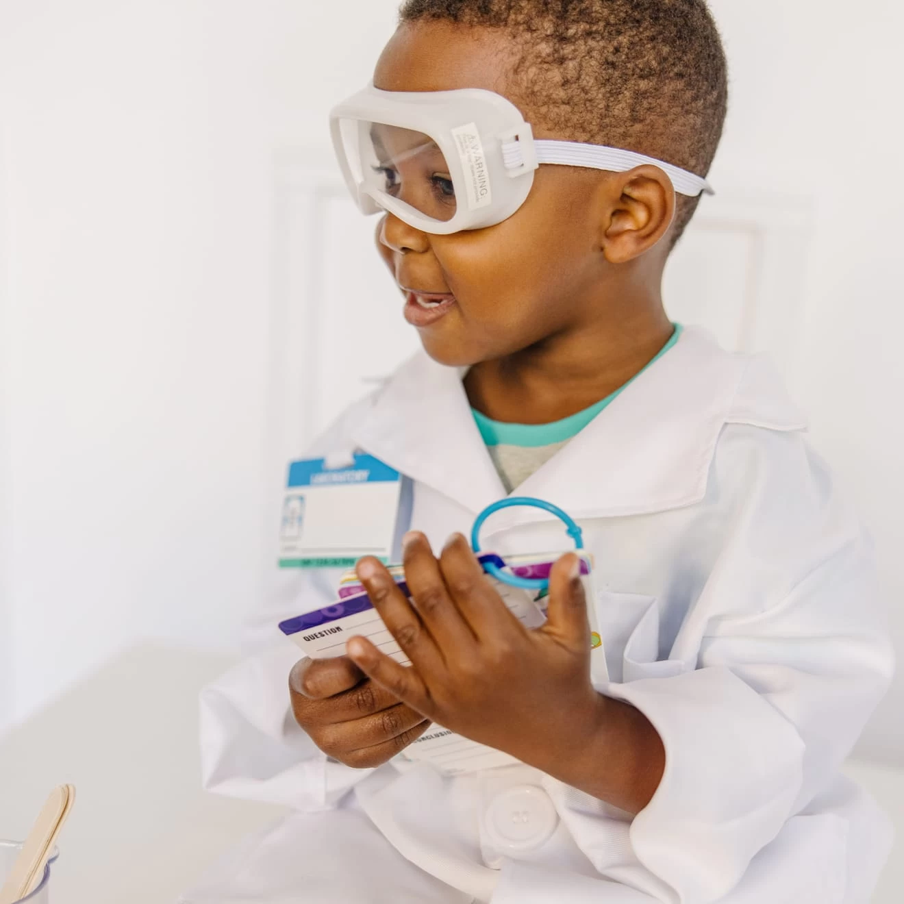 Melissa & Doug Scientist Role Play Set - Image 7