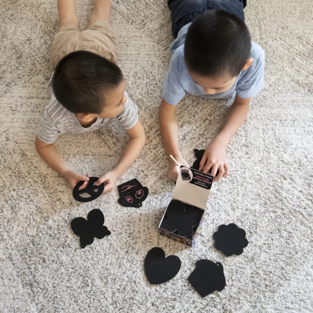 Melissa & Doug Scratch Art Friendship Mini Notes - Image 6