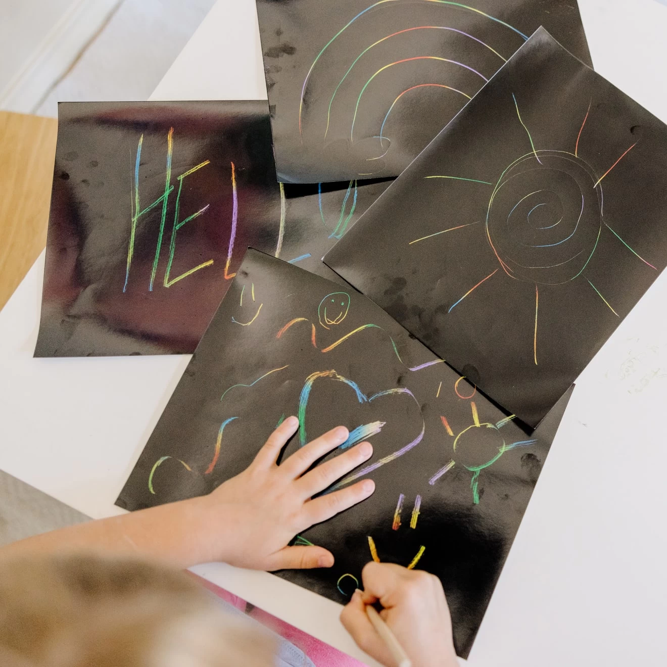 Melissa & Doug Scratch Art Paper Multicolor (50 Sheets) - Image 6