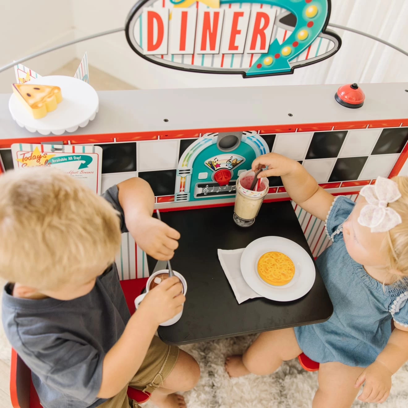Melissa & Doug Star Diner Restaurant - Image 5