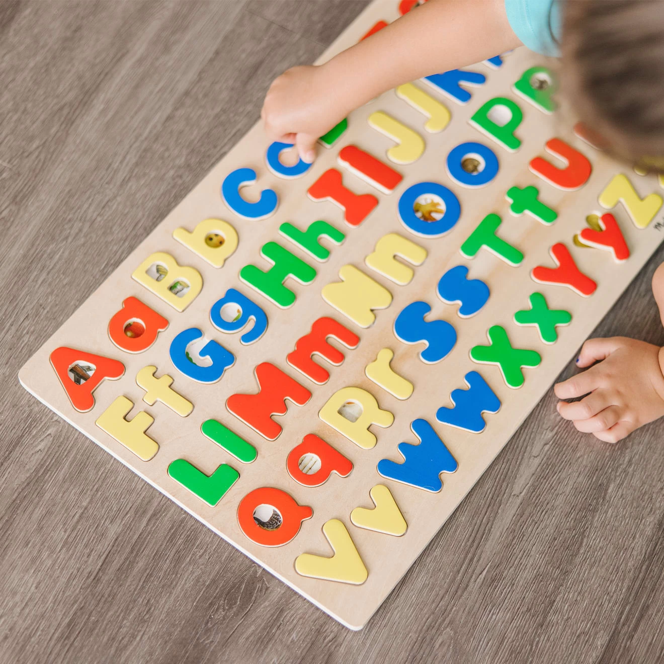 Melissa & Doug Upper & Lower Case Alphabet Puzzle - Image 9